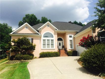 10215 Crestwood Drive