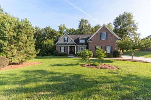 934 Clear Creek Circle