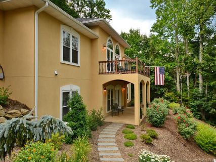 107 Heartwood Circle
