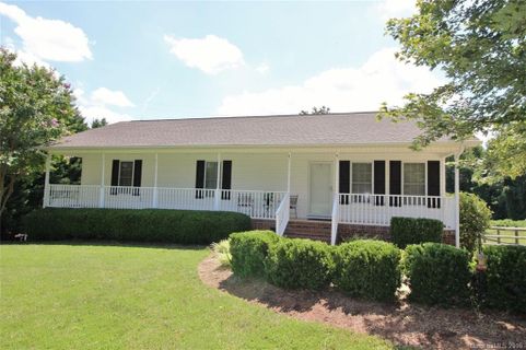 2883 Greenleaf Road