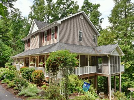 101 Sunny Ridge Drive sold home in Sunny Ridge, Asheville, NC