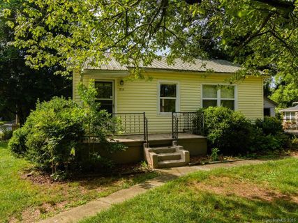 712 Center Street sold home in Gay Green, Asheville, NC