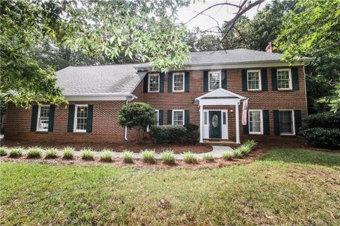 2910 Oakcroft Drive sold home in Oakcroft, Matthews, NC