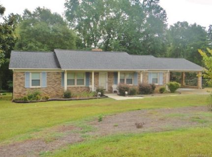 782 Cambridge Circle
