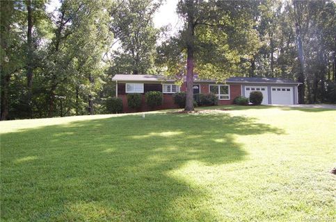 987 Fox Run Circle