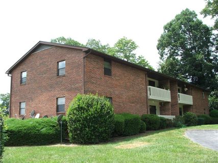 103 Oakwood Place