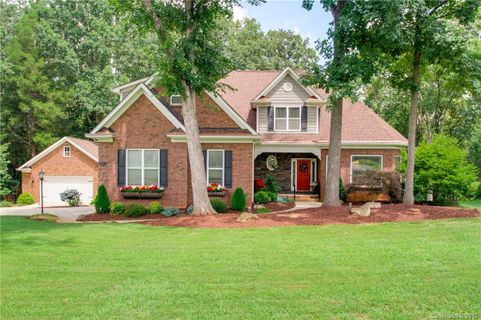 312 Arrow Point Lane