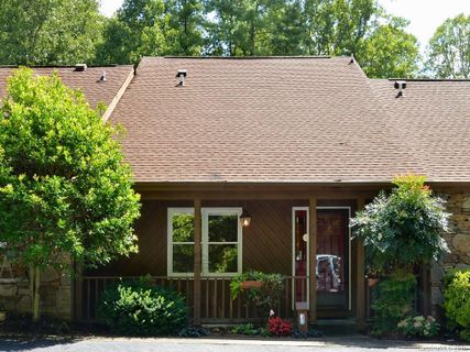 49 Poplar Tree Lane 402