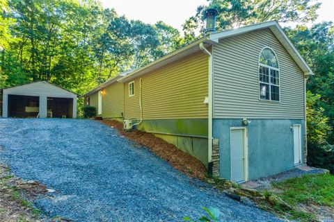 109 S Greenbriar Woods Road 6