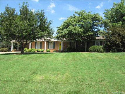 1131 Carolina Circle