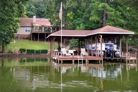 9769 Pine Tree Road 176/177