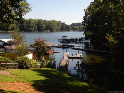 7404 Right Angle Street sold home in Mountain Creek, Sherrills Ford, NC