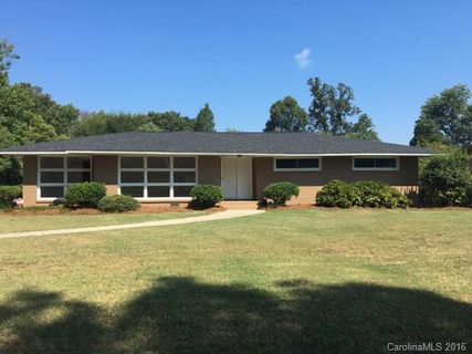 6616 Pawnee Drive