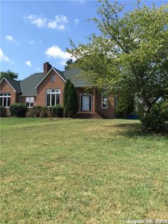 100 Country Creek Drive