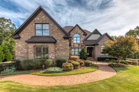 8427 Rolling Fields Road sold home in Plantation Falls Estates, Charlotte, NC