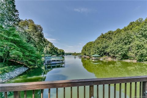 124 Hickory Point Court
