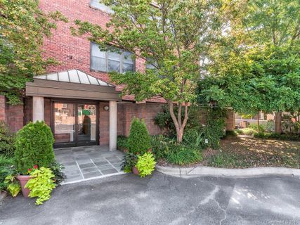 60 Haywood Street 2E sold home in Sixty Haywood St Condos, Asheville, NC