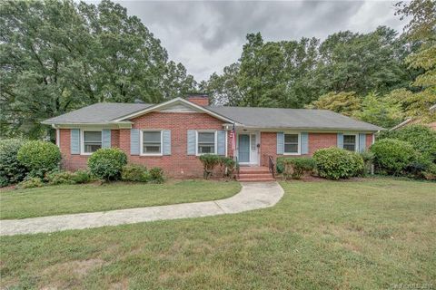 1048 Paramount Circle