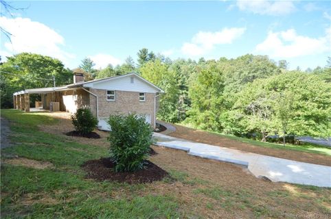 381 Pleasant Hill Drive sold home in Pleasant Hills, Brevard, NC
