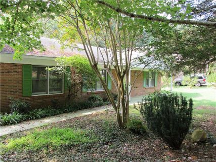 609 Hillsdale Drive