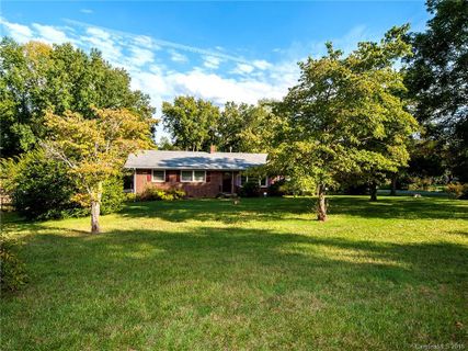 774 Cambridge Circle