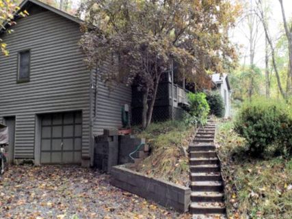 86 Tumbleweed Trail sold home in LaPorte Acres, Cullowhee, NC