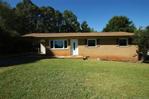 2402 Maplewood Drive sold home in Fallscrest, Gastonia, NC