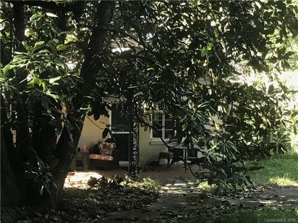 5 Pine Tree Road