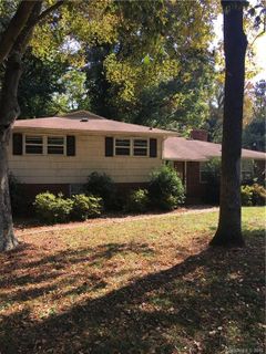 2401 Laurelwood Circle