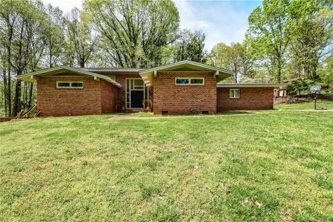 2553 Pickwick Place