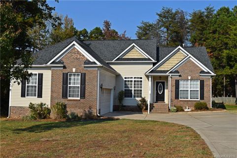 7668 Old Post Road sold home in Deer Track, Denver, NC