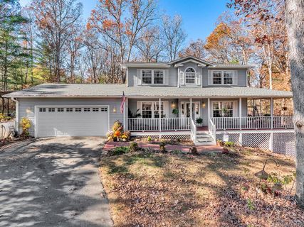 51 Sherry Lane
