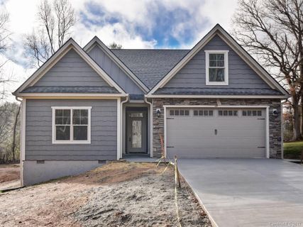 127 White Oak Road sold home in Oak Leaf Forest, Arden, NC