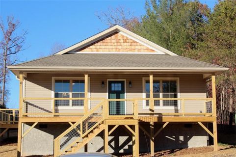 6 Swallowtail Lane sold home in Ravenmont, Candler, NC