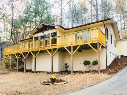 16 Mayfair Place sold home in Brookwood, Arden, NC