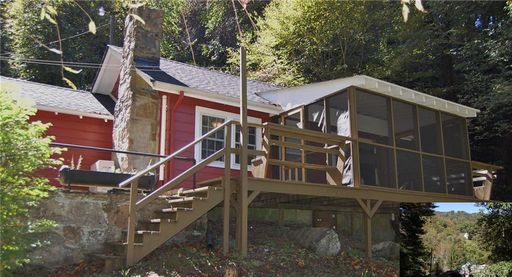 32 Lower Bat Cave Drive sold home in Bat Cave Manor, Bat Cave, NC
