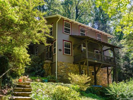 70 Cherokee Road sold home in Albemarle Park, Asheville, NC