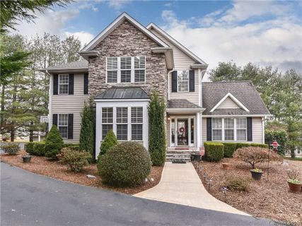 409 Oak Tree Lane