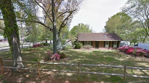 1109 Pinewood Road