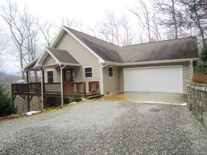 111 Ginger Lane sold home in Laurel Woods, Waynesville, NC