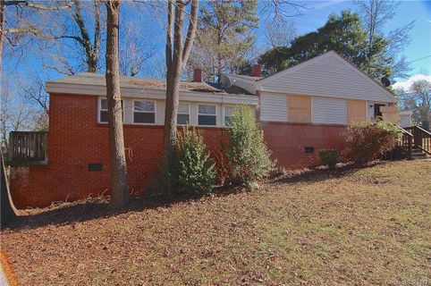 2843 Columbus Circle sold home in Chatham Estates, Charlotte, NC