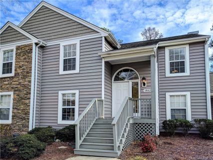 1882 Fairlawn Court