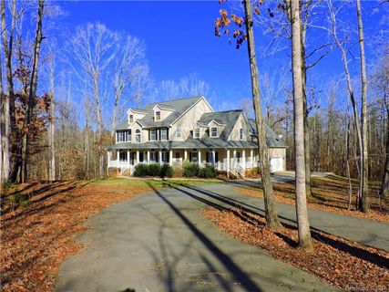 1545 Trotter Circle