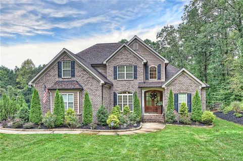540 Arrow Point Lane