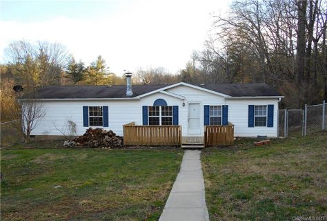 221 Rolling Oaks Drive