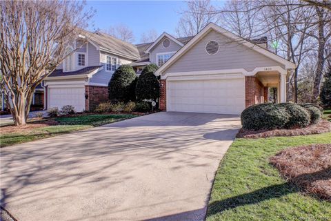 1805 Meadowood Lane