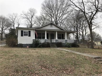 1711 W 4th Avenue sold home in Forest Heights, Gastonia, NC