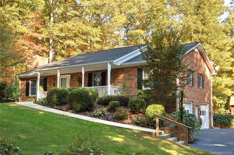 32 W Ashley Place