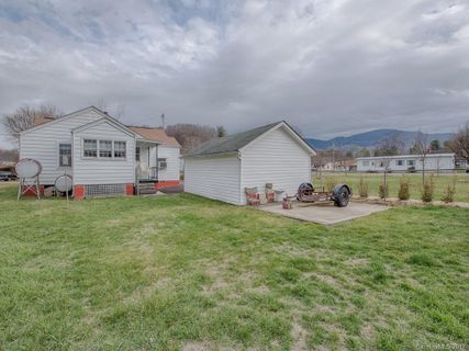 550 Camelot Drive