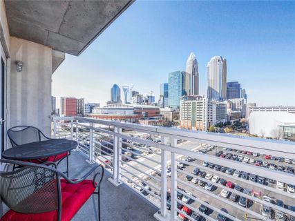 505 E 6th Street 1004